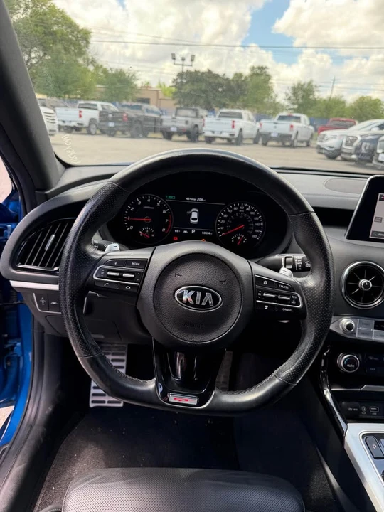 2020 Kia Stinger - Image 11 of 16