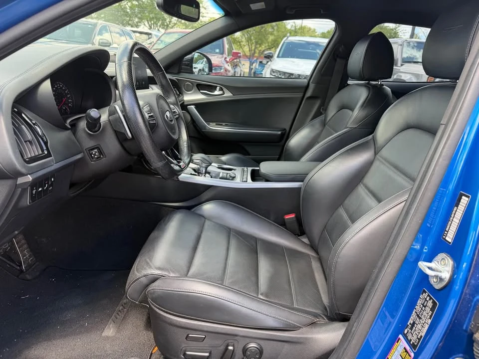 2020 Kia Stinger - Image 12 of 17