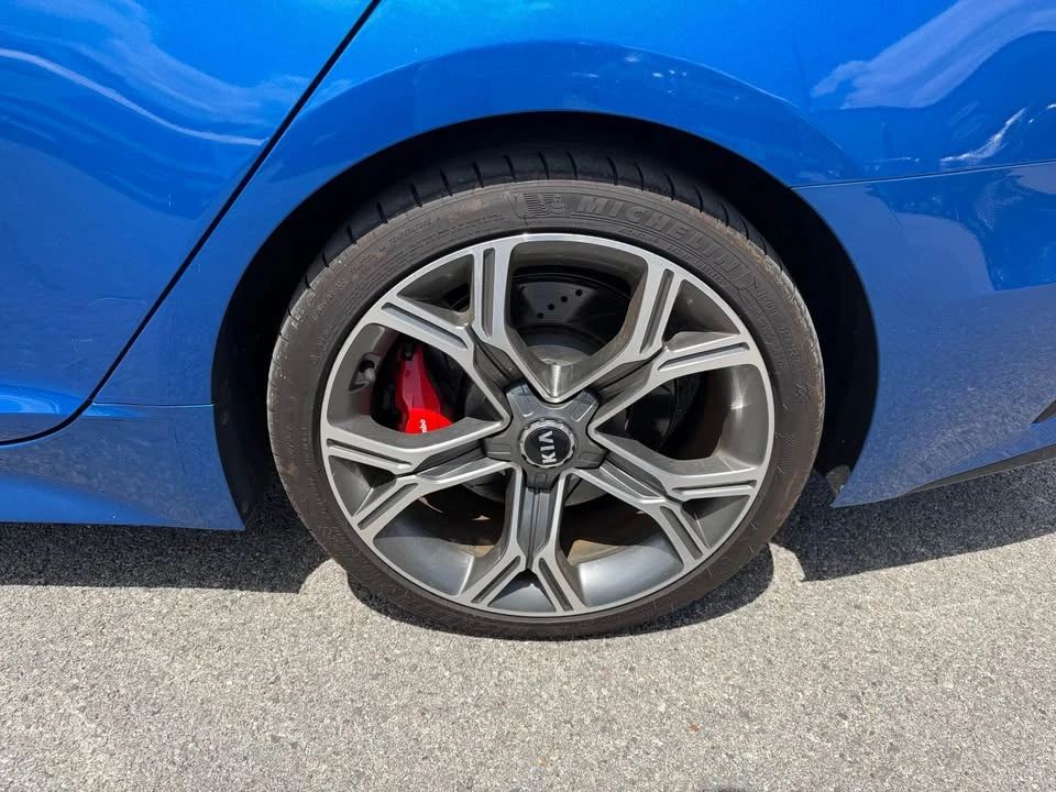 2020 Kia Stinger - Image 7 of 17