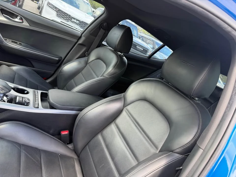 2020 Kia Stinger - Image 11 of 17
