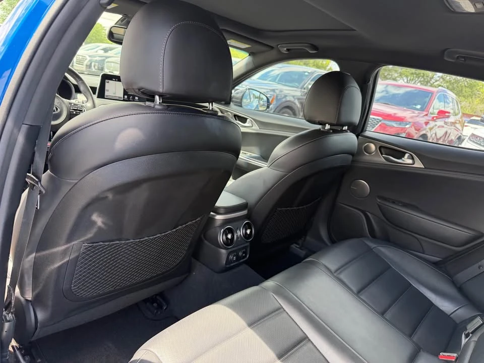 2020 Kia Stinger - Image 9 of 16