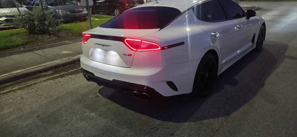2020 Kia Stinger - Image 7 of 17
