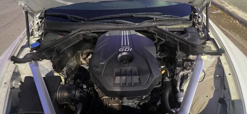 2020 Kia Stinger - Image 15 of 17