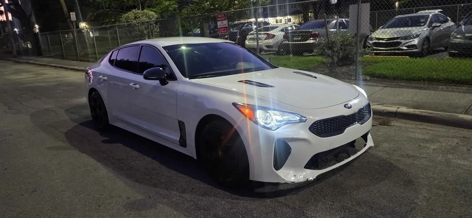 2020 Kia Stinger - Image 11 of 17