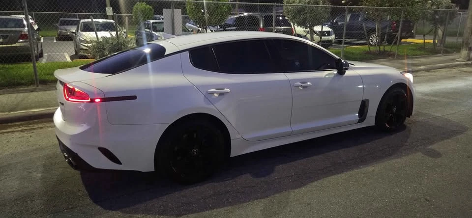 2020 Kia Stinger - Image 8 of 17