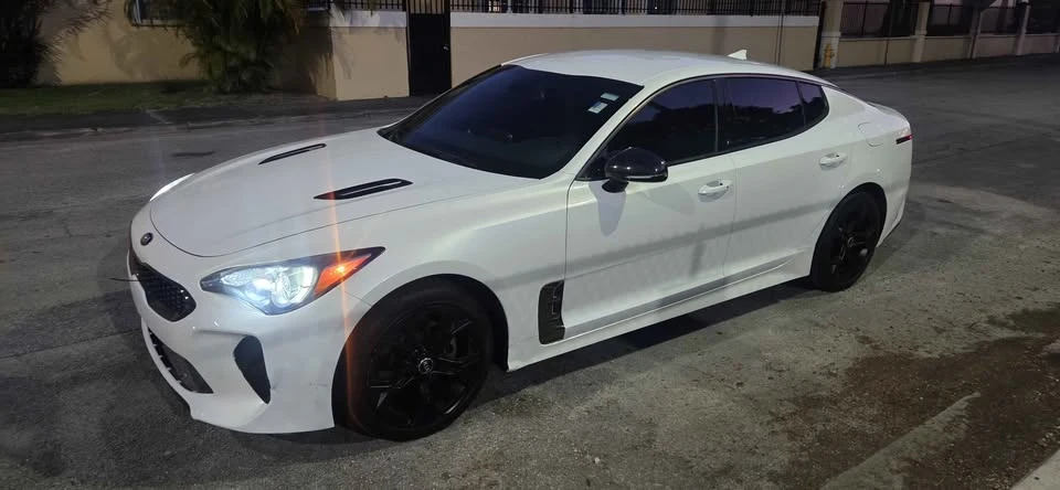 2020 Kia Stinger - Image 2 of 17