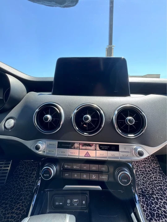 2020 Kia Stinger - Image 13 of 20