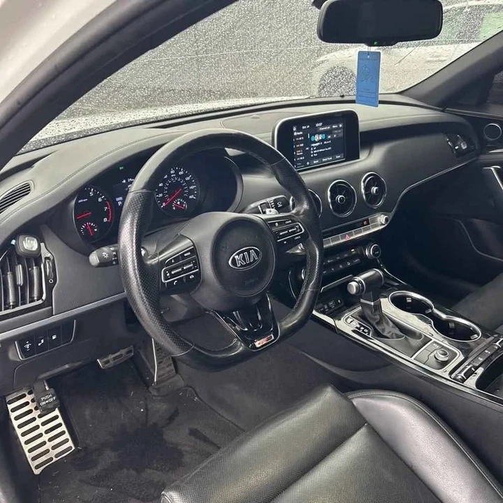 2020 Kia Stinger GT - Image 11 of 13