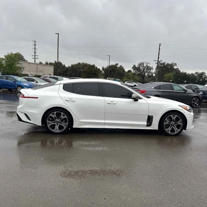 2020 Kia Stinger GT - Image 10 of 13