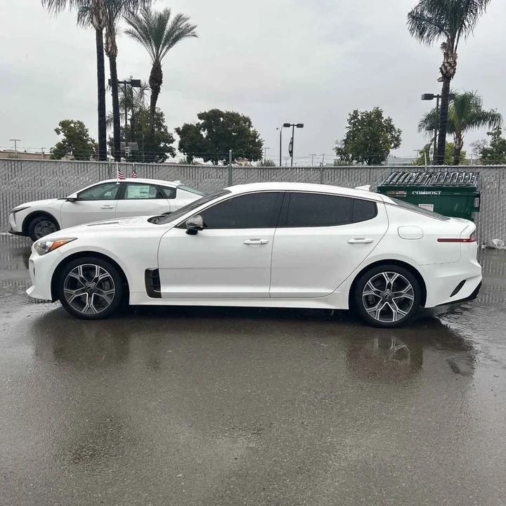 2020 Kia Stinger GT - Image 9 of 13