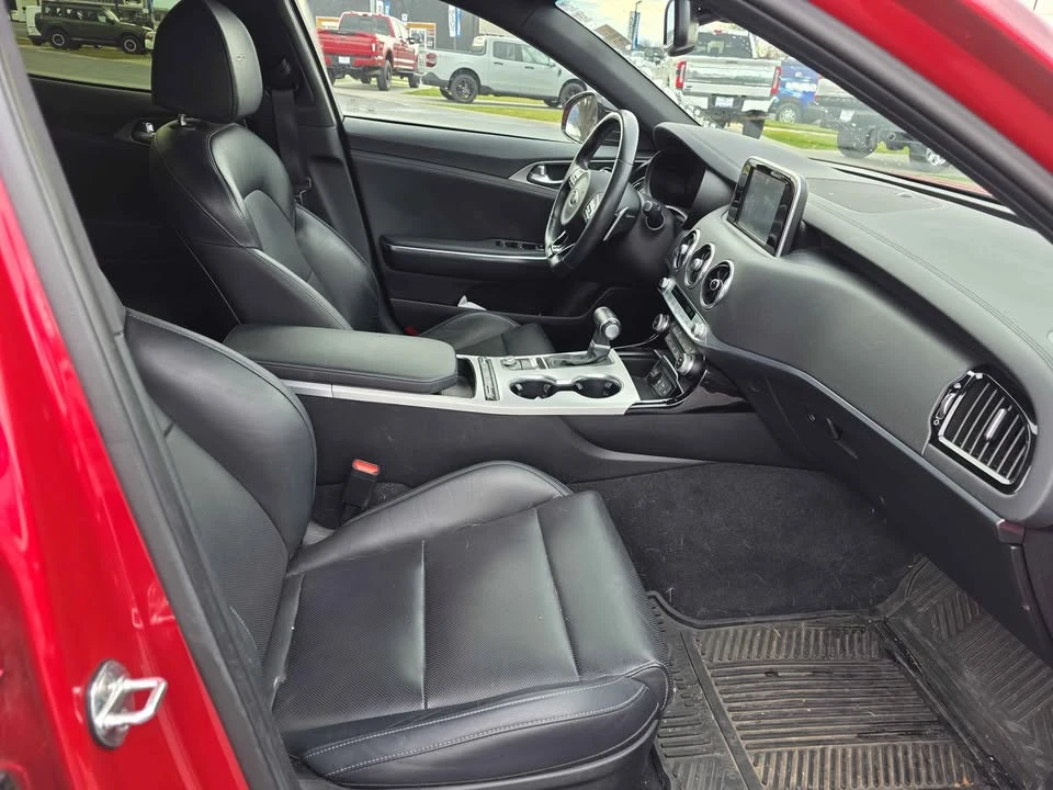 2020 Kia Stinger GT - Image 8 of 15