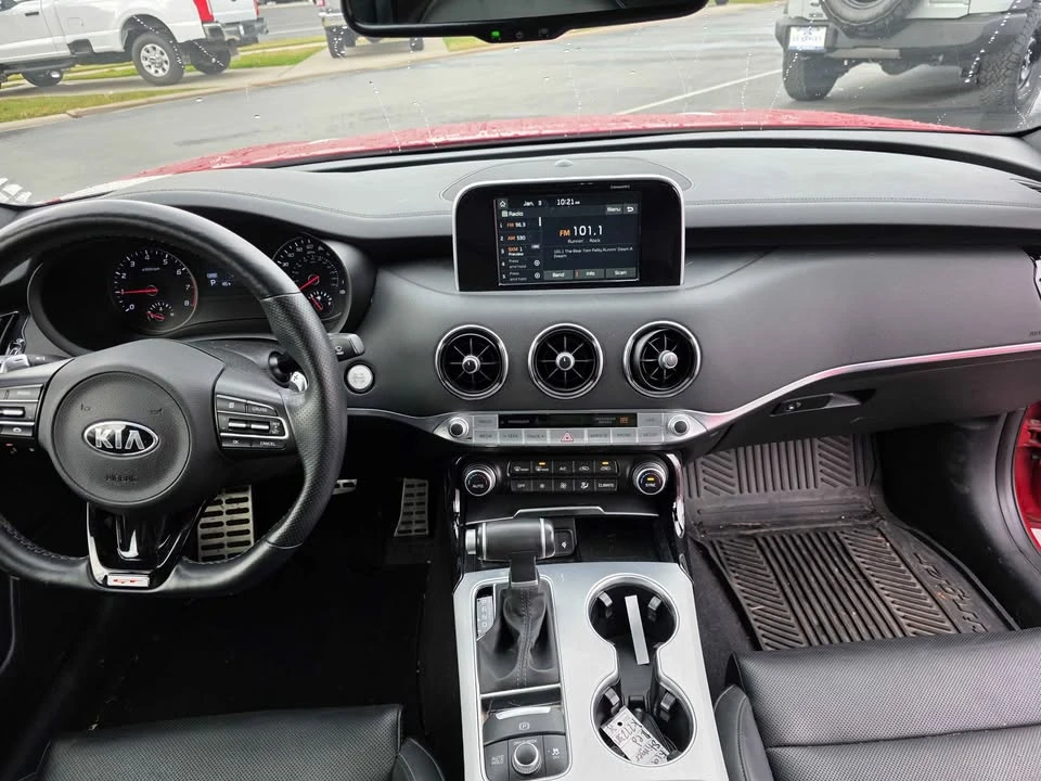 2020 Kia Stinger GT - Image 9 of 15