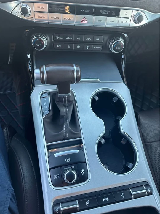 2020 Kia Stinger GT - Image 11 of 19