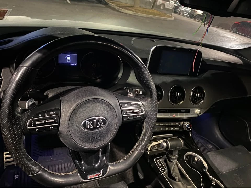 2020 Kia Stinger GT - Image 9 of 12