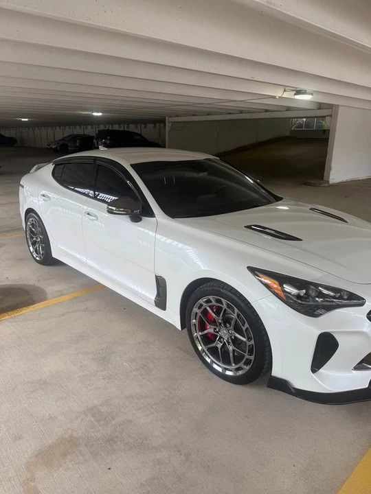 2020 Kia Stinger GT - Image 2 of 9
