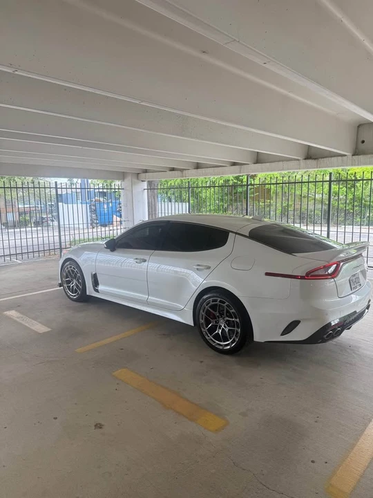 2020 Kia Stinger GT - Image 5 of 9