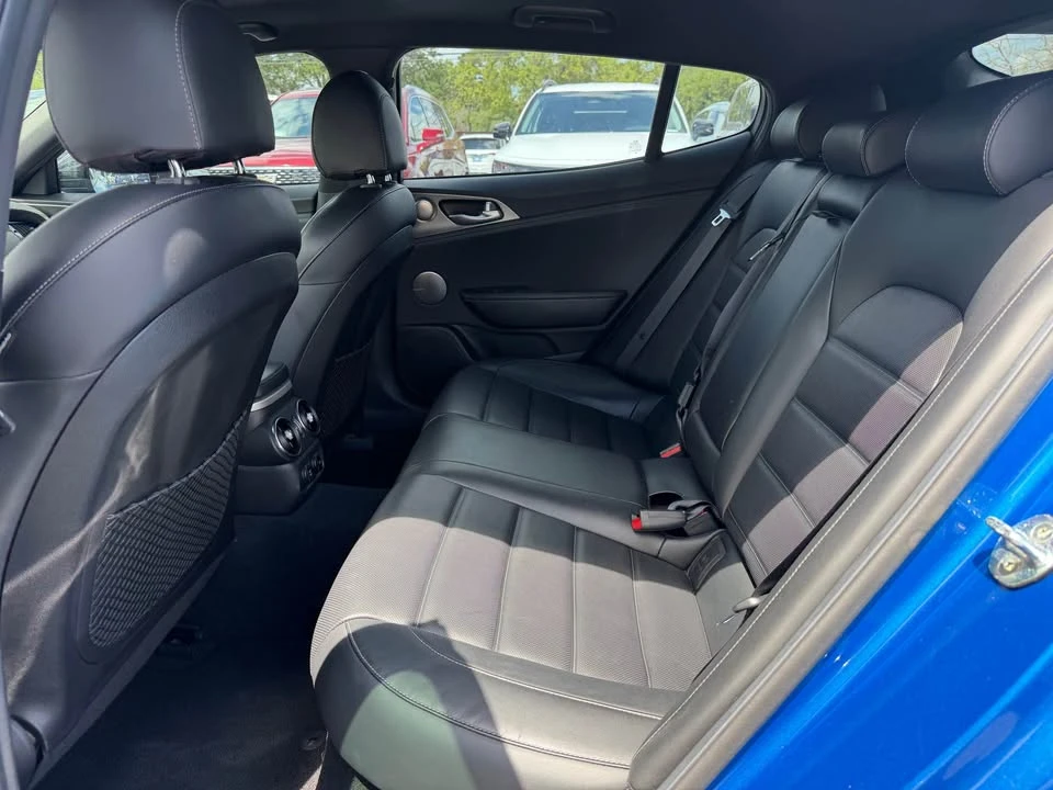 2020 Kia Stinger GT - Image 8 of 17