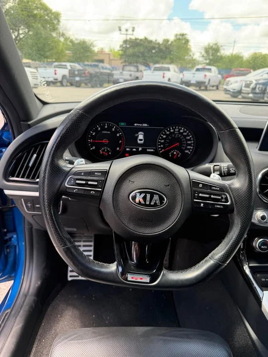 2020 Kia Stinger GT - Image 13 of 17