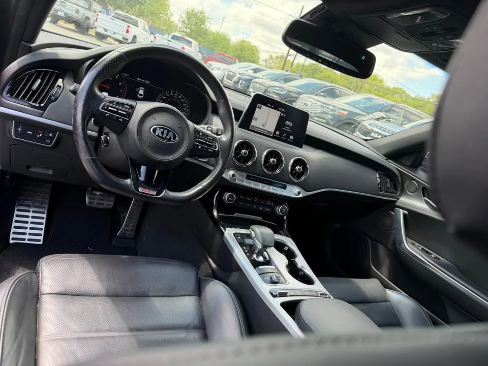 2020 Kia Stinger GT - Image 15 of 17