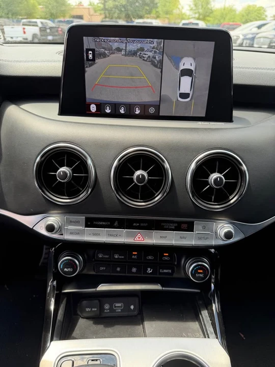 2020 Kia Stinger GT - Image 12 of 17