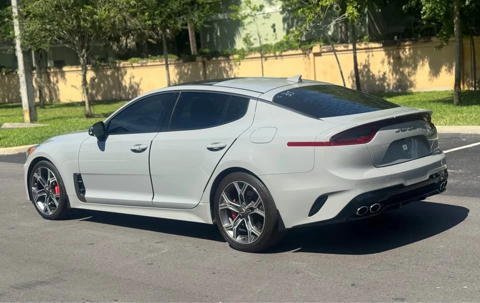 2020 Kia Stinger GT - Image 15 of 16