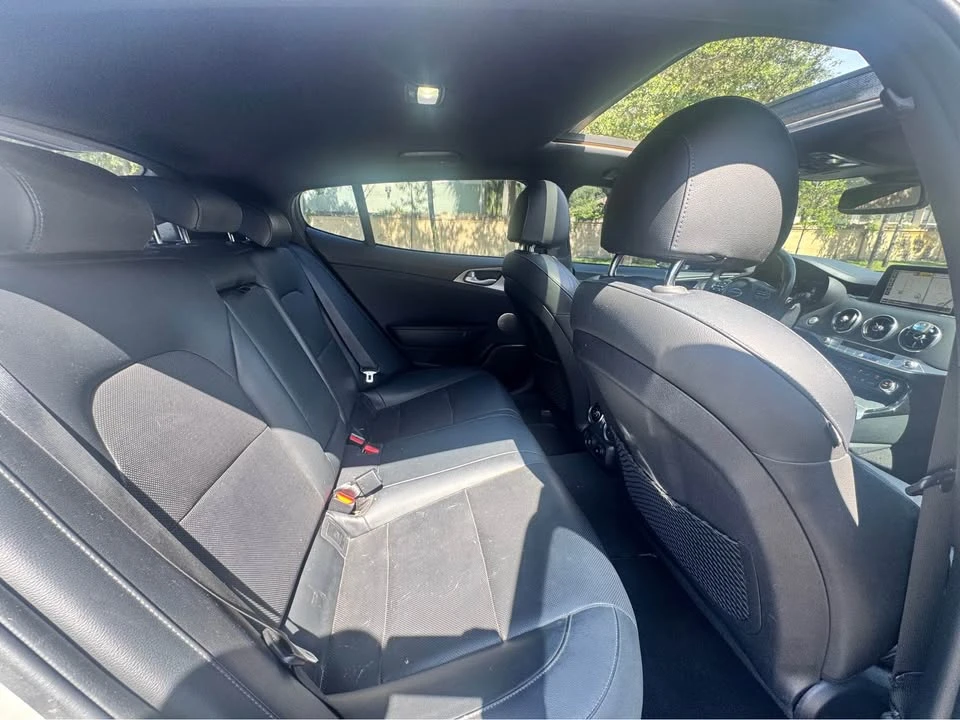 2020 Kia Stinger GT - Image 11 of 16