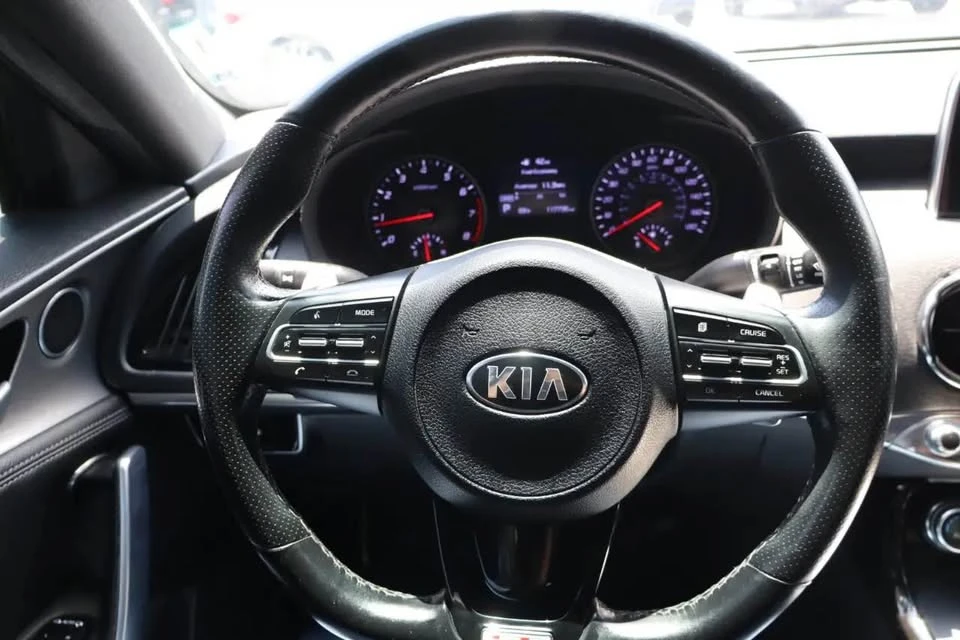2020 Kia Stinger GT - Image 5 of 9