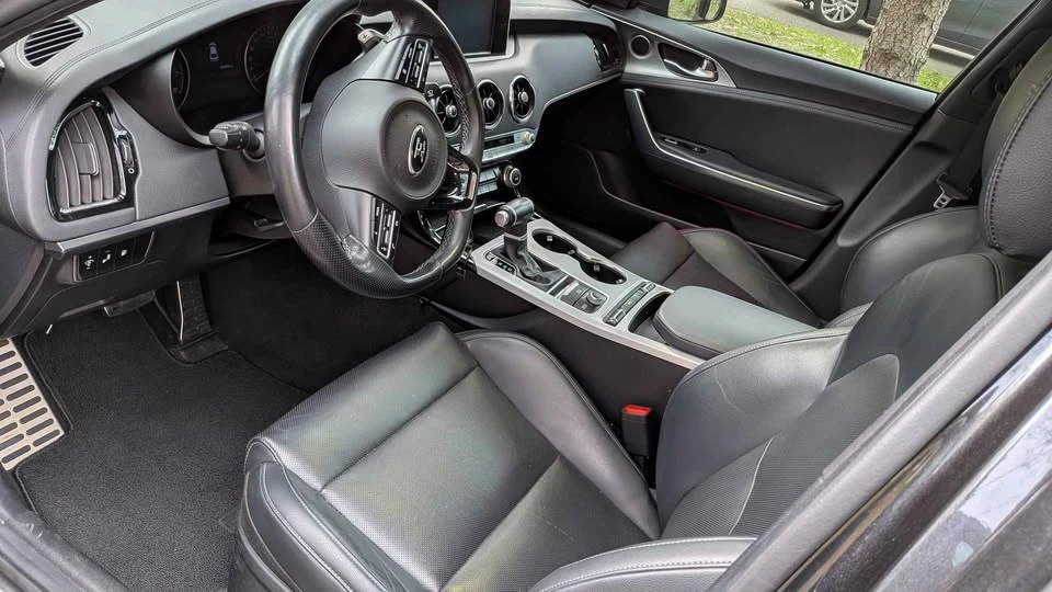 2020 Kia Stinger GT - Image 9 of 16