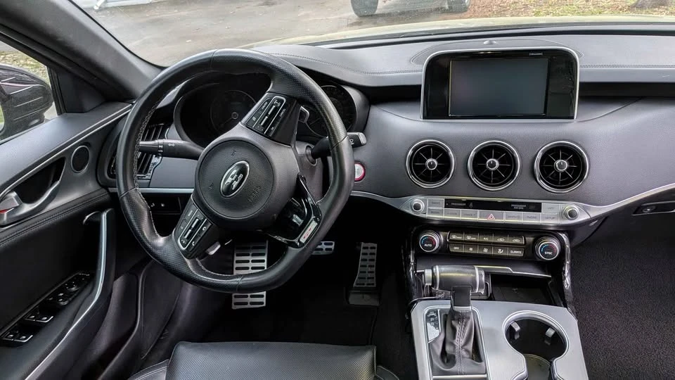 2020 Kia Stinger GT - Image 10 of 16