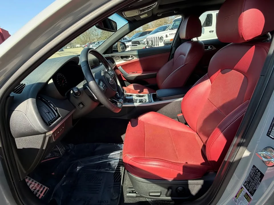2020 Kia Stinger GT - Image 10 of 20
