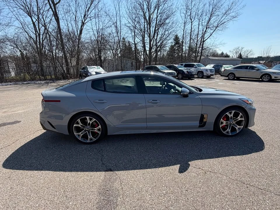 2020 Kia Stinger GT - Image 8 of 20