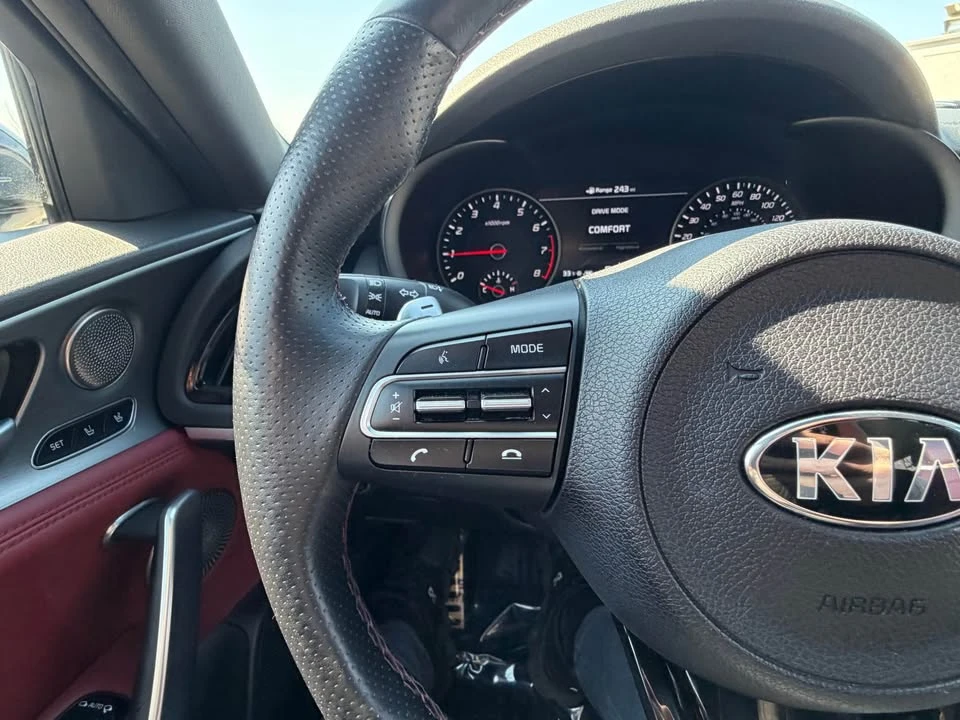 2020 Kia Stinger GT - Image 14 of 20