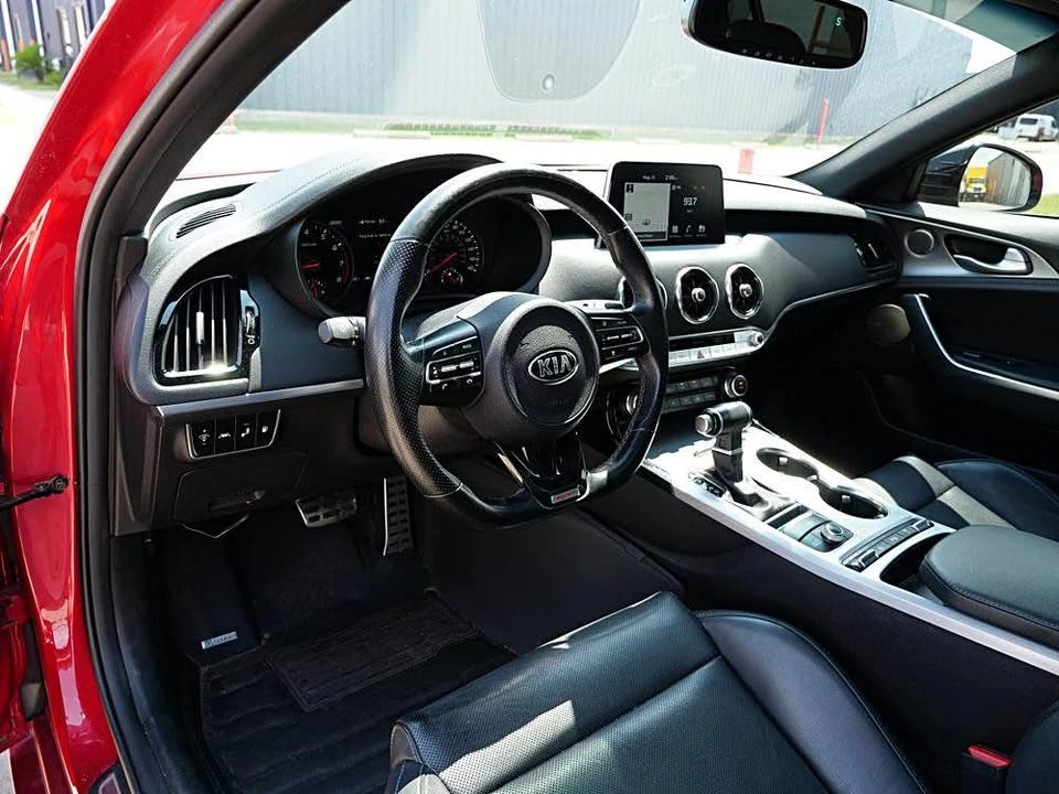 2020 Kia Stinger GT - Image 12 of 20