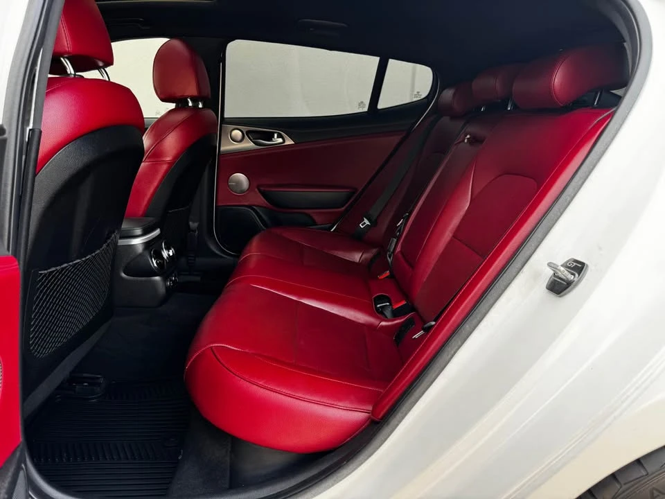2020 Kia Stinger GT - Image 12 of 20