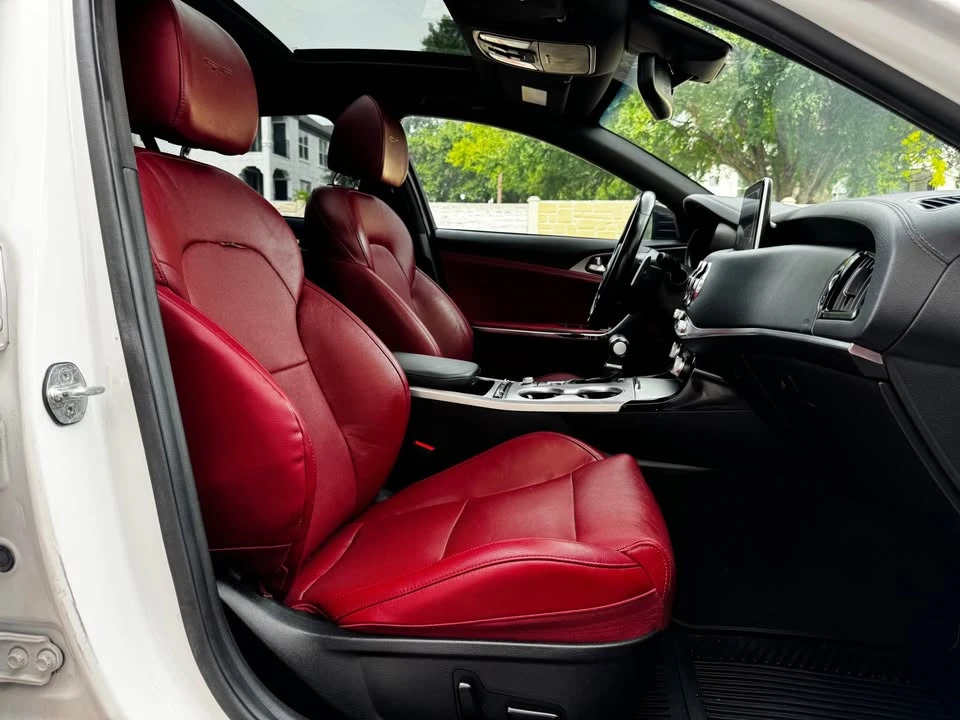 2020 Kia Stinger GT - Image 15 of 19