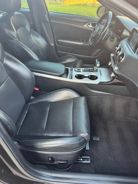 2020 Kia Stinger GT - Image 9 of 13