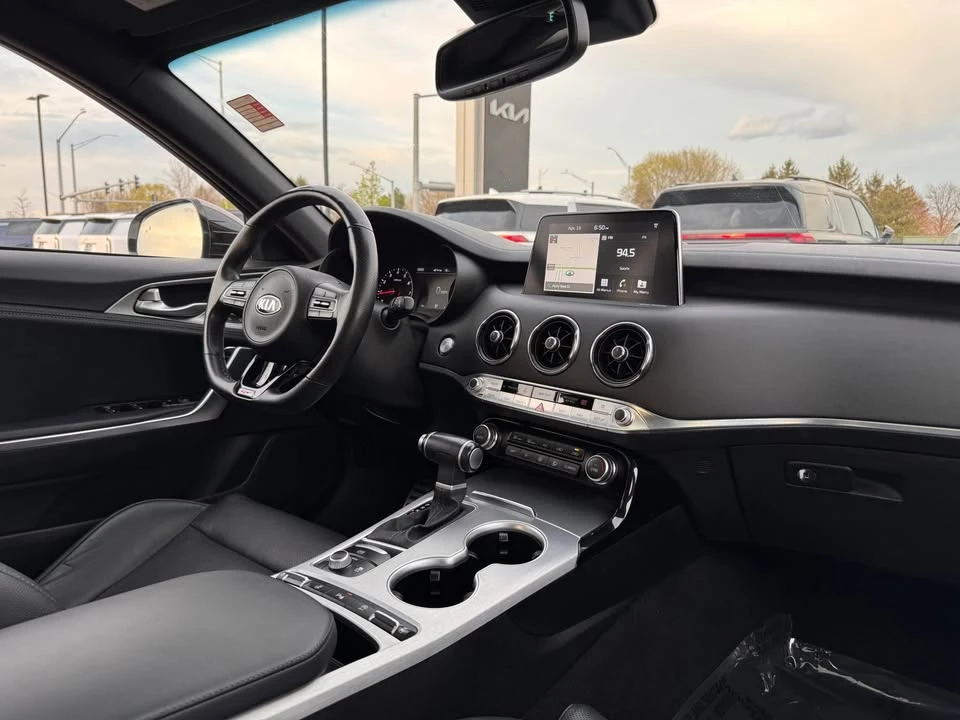 2020 Kia Stinger GT - Image 16 of 18