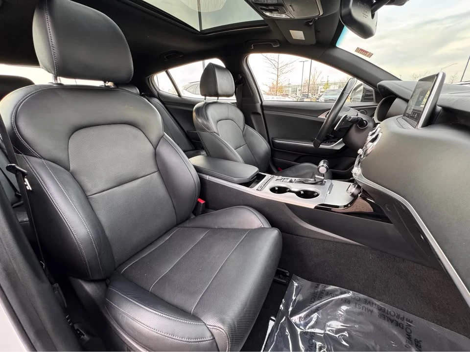 2020 Kia Stinger GT - Image 17 of 18