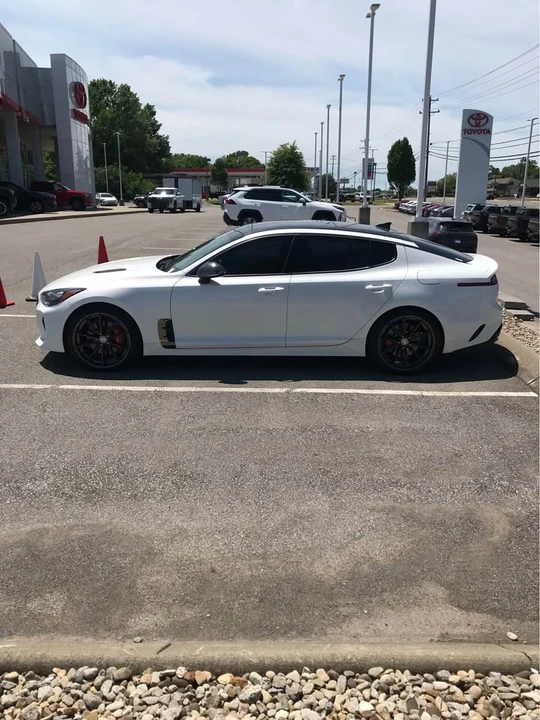 2020 Kia Stinger GT - Image 2 of 9