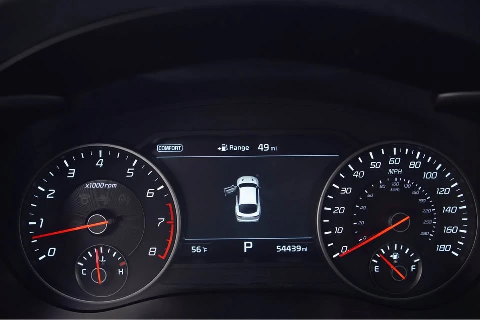 2020 Kia Stinger GT - Image 7 of 18