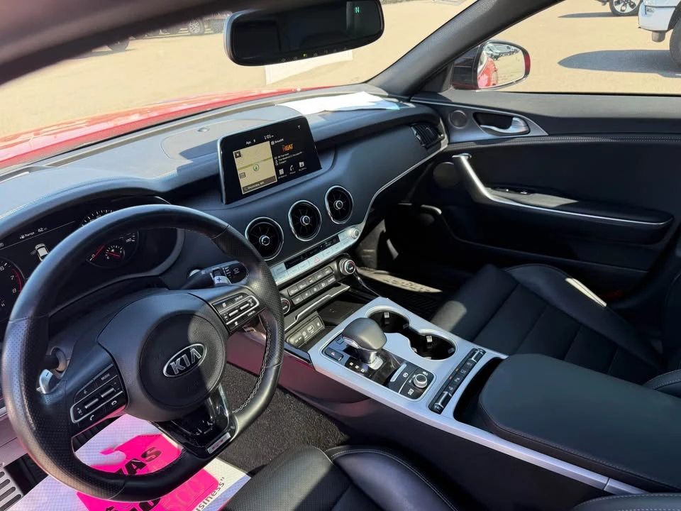 2020 Kia Stinger GT - Image 13 of 20