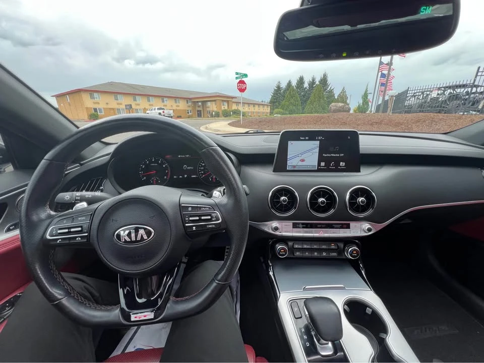 2020 Kia Stinger GT - Image 11 of 12