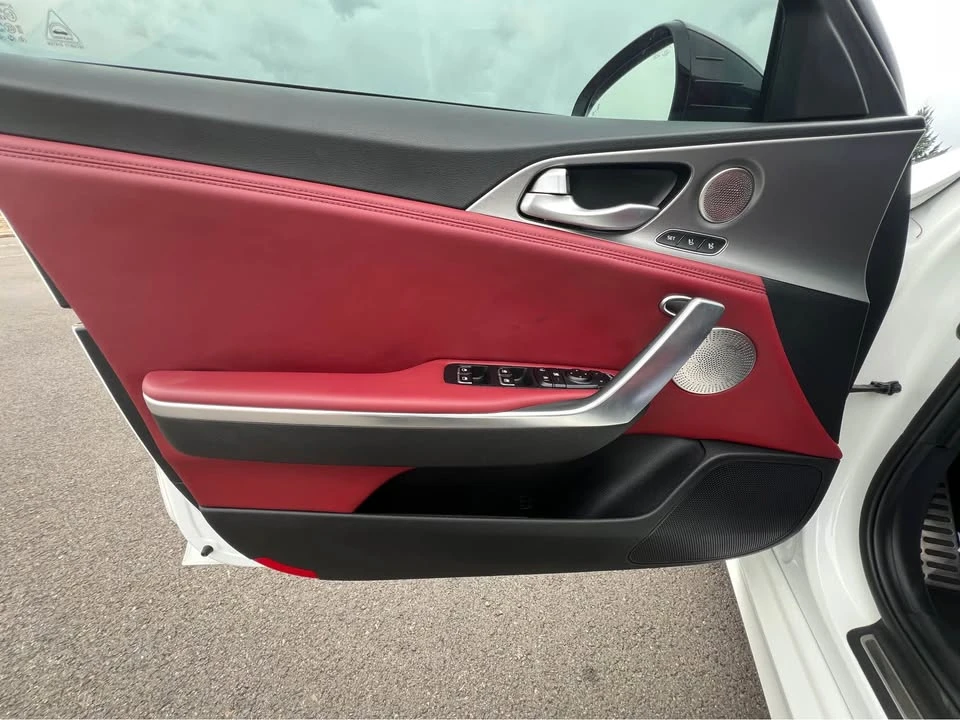 2020 Kia Stinger GT - Image 10 of 12