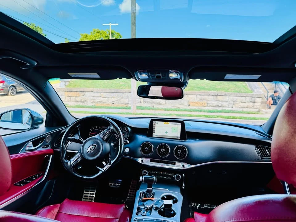 2020 Kia Stinger GT - Image 10 of 19