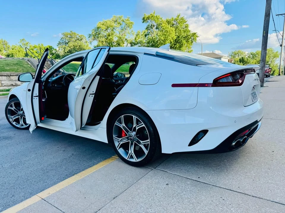 2020 Kia Stinger GT - Image 7 of 19