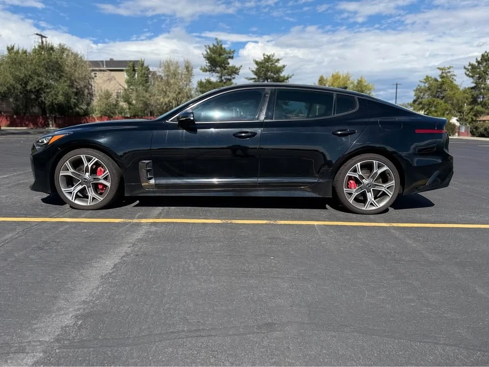 2020 Kia Stinger GT - Image 9 of 15