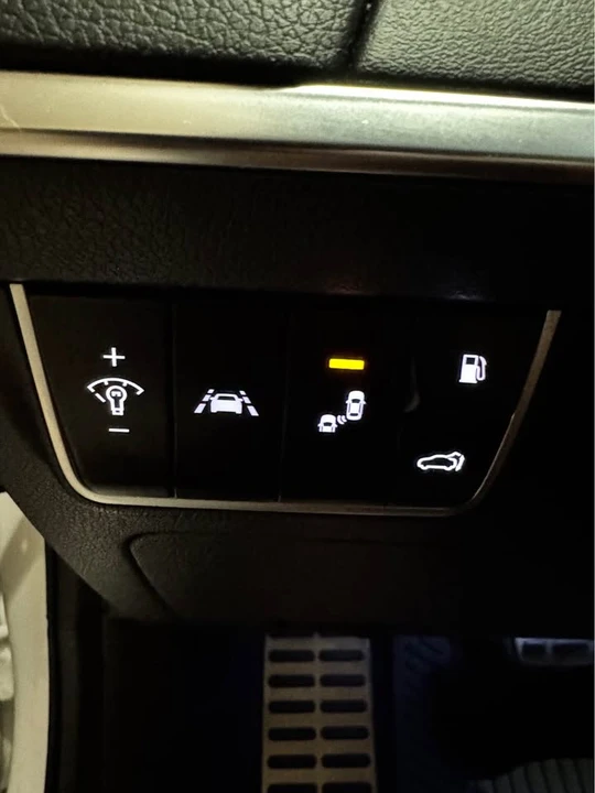 2020 Kia Stinger GT - Image 15 of 17
