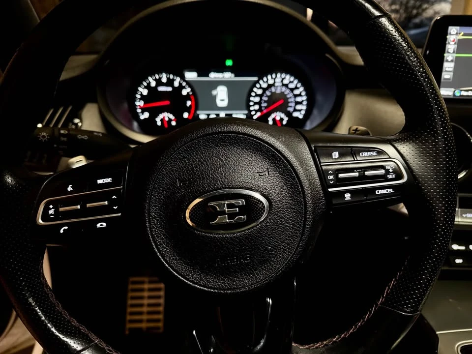 2020 Kia Stinger GT - Image 12 of 17