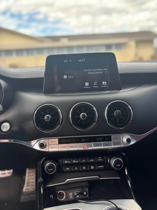 2020 Kia Stinger GT - Image 16 of 18
