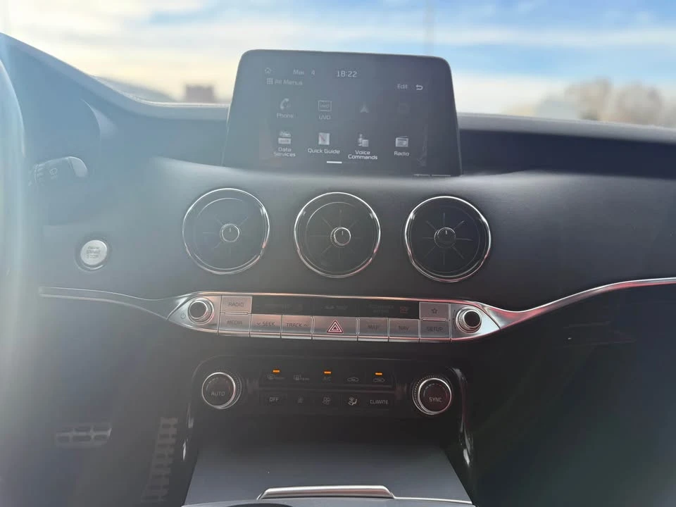 2020 Kia Stinger GT - Image 14 of 18